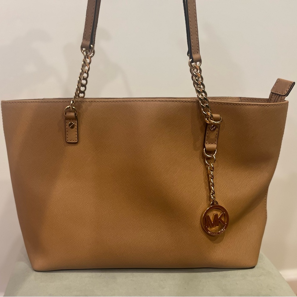 Michael kors tan jet set leather medium sized tote